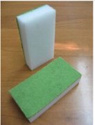 More and more people use the melamine sponge to clean the floor