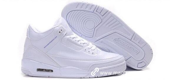magic sponge can clean the white color shoe